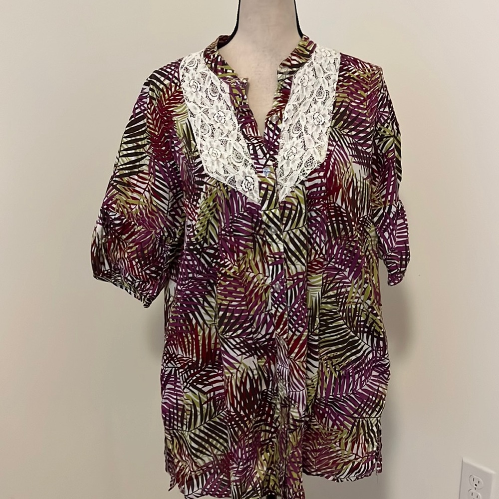 never worn tunic shirt medium button down pockets
